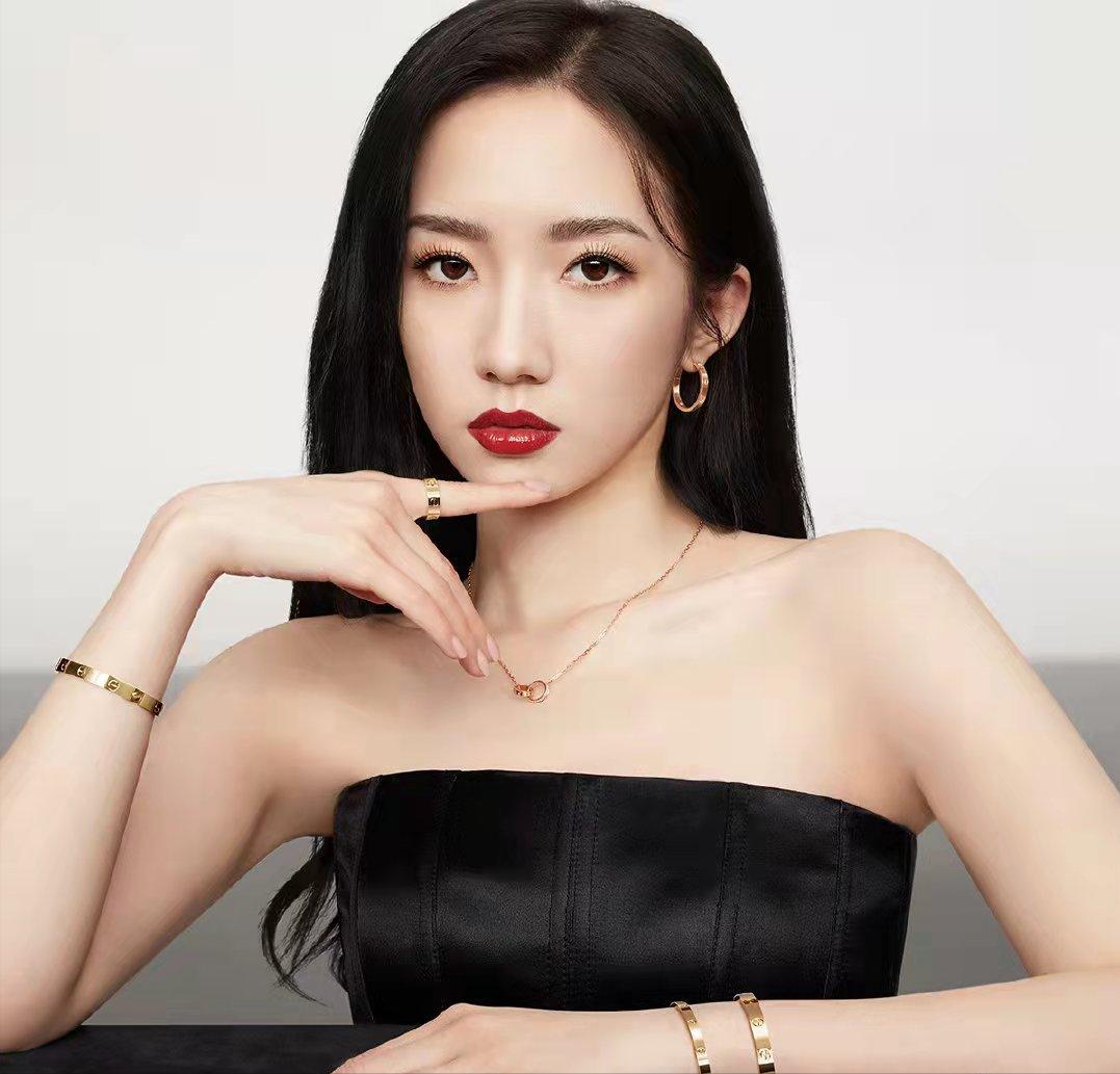 五十岁女人买金手镯选啥图案好？经典黄金手镯是首选  第5张