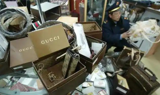 几百元的A货冒充奢侈品，是捷径还是迷魂汤？普通人买吗？  第7张