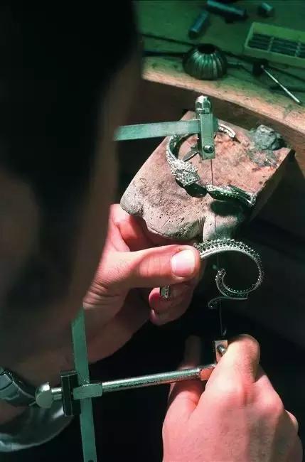 卡地亚：百年珠宝传奇，与皇室名流紧密相连的奢华品牌  第4张