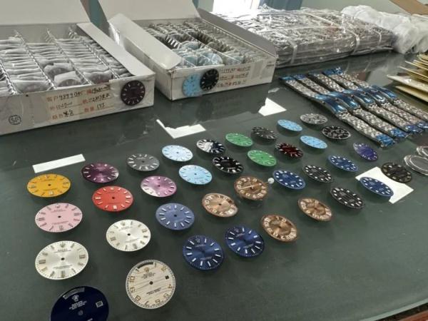 上海警方摧毁售假名表团伙，涉案超4000万，背后产业链曝光  第3张