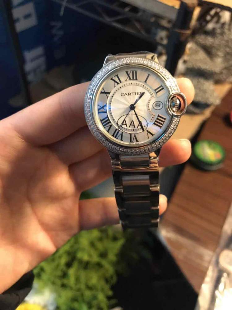 奢侈品虽爱却不追，路过新乐路竟被神秘人安利高仿表？  第5张