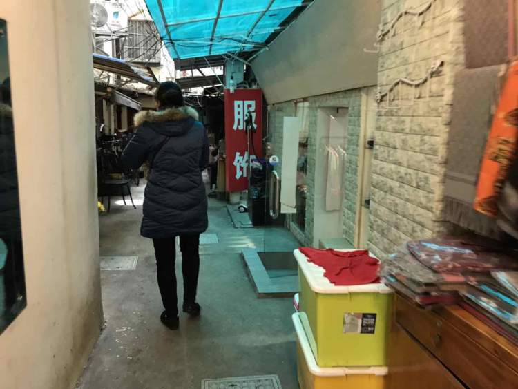 奢侈品虽爱却不追，路过新乐路竟被神秘人安利高仿表？  第7张