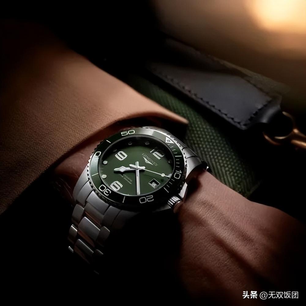 1 - 5万元预算内，哪几款手表能兼顾使用与社交价值？  第7张