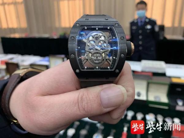 王思聪同款800万名表2万到手？镇江警方破10亿名表大案  第12张