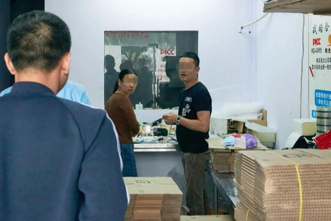 4月24日东莞石排镇抓捕行动：假表售假窝点被捣毁  第2张