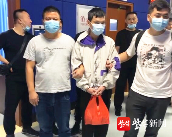 高邮警方破亿元假手表大案！小伙4000多元网购卡地亚竟是仿品？  第2张