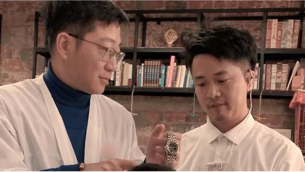 他矮小残疾却有百达翡丽，假表努力背后的虚荣与现实  第5张