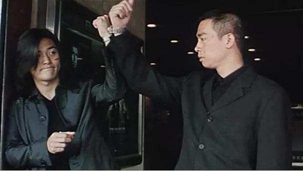 他矮小残疾却有百达翡丽，假表努力背后的虚荣与现实  第8张