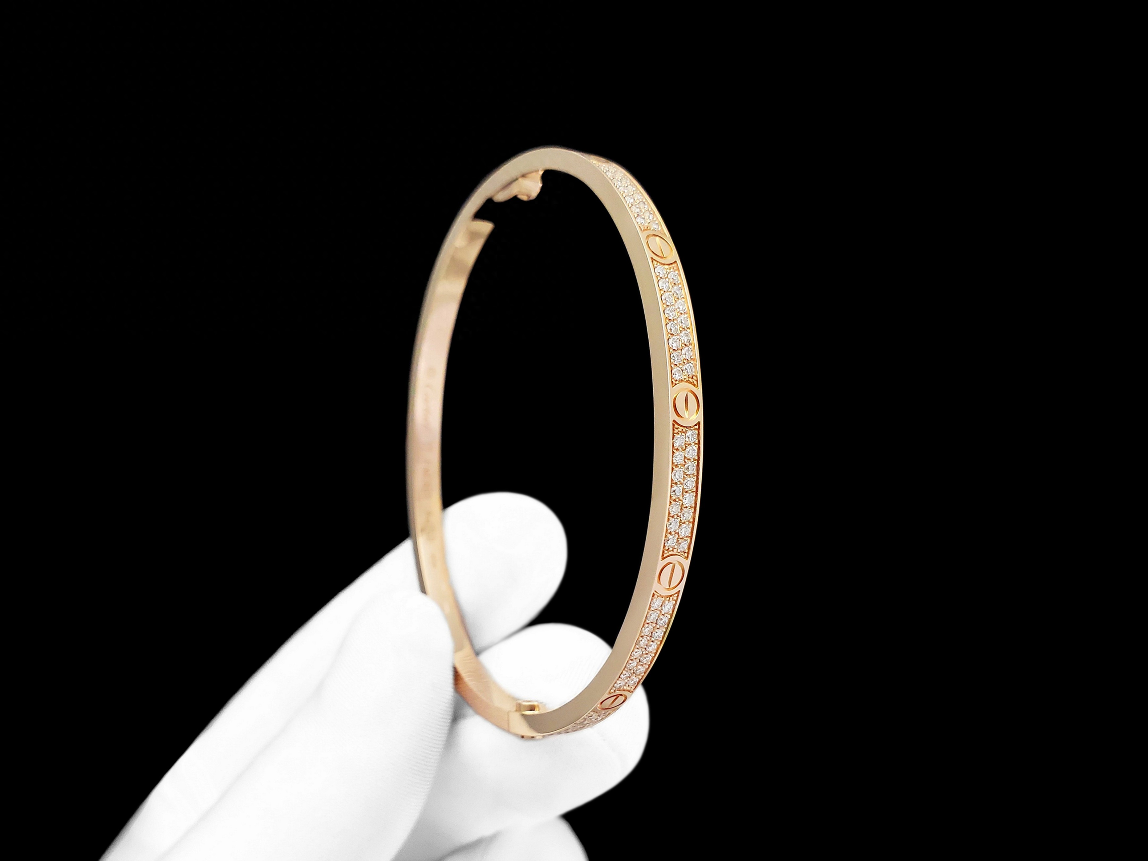卡地亚Love系列 18K 玫瑰金 3.65mm 满钻满天星螺丝手镯介绍  第1张