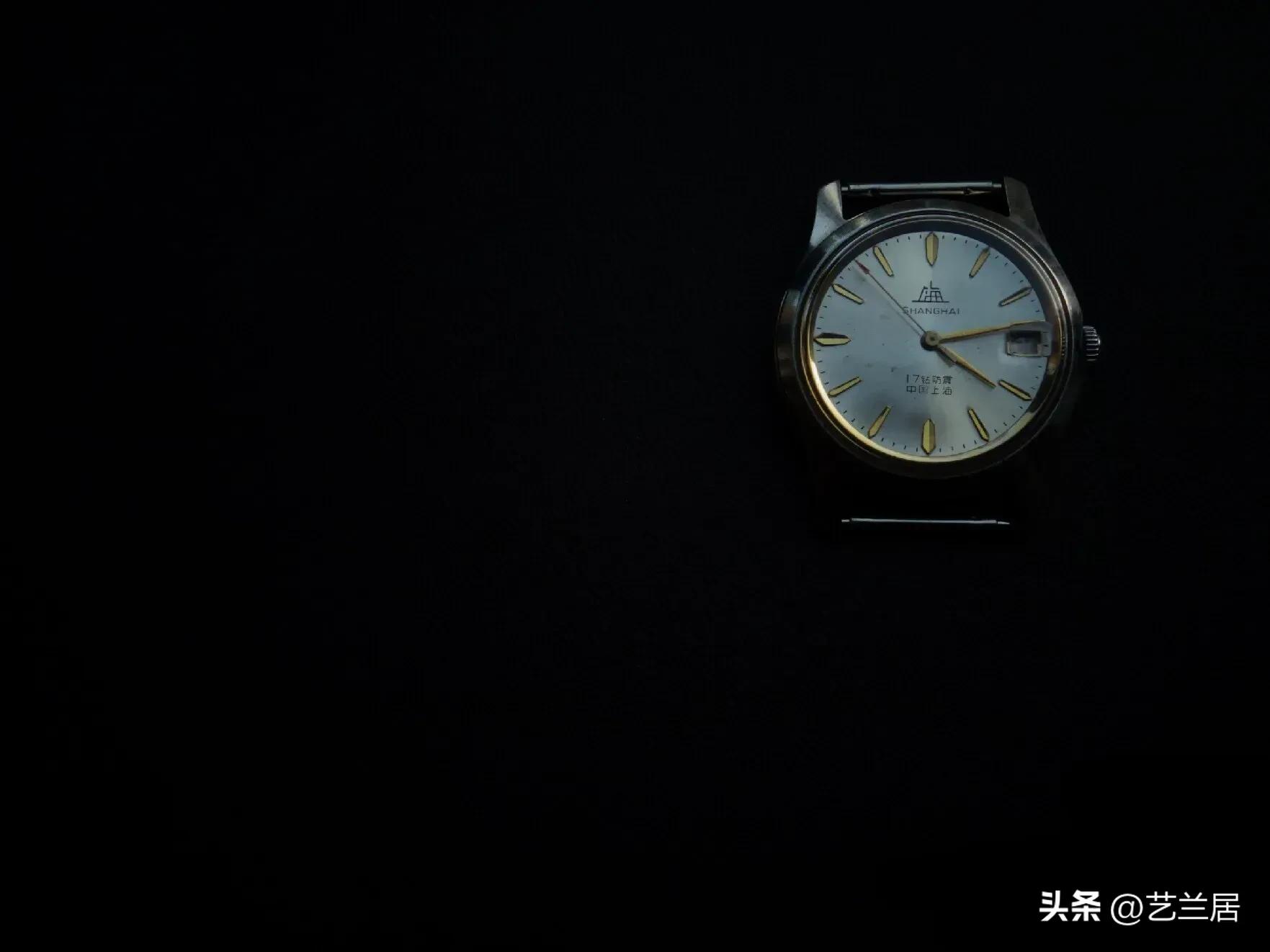 1962年上海手表厂造出A623型机械日历手表，新中国最早军表之一  第1张